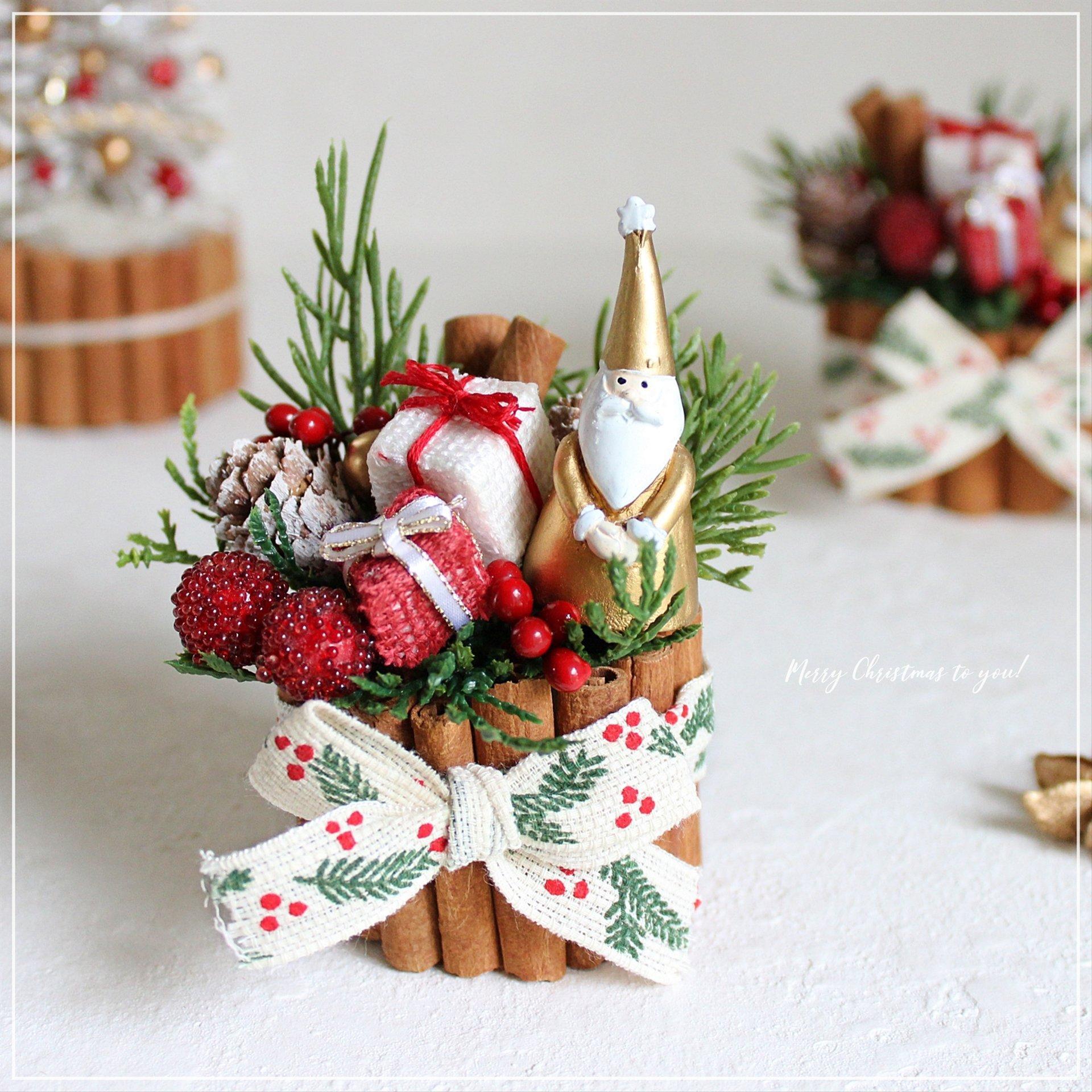 ちいさな森のパーティー*ゴールドサンタのクリスマスアレンジ R&yCH1691枚目の画像